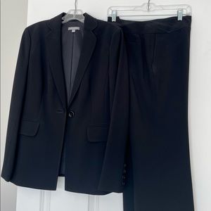 Ann Taylor black pant suit.  Size 8